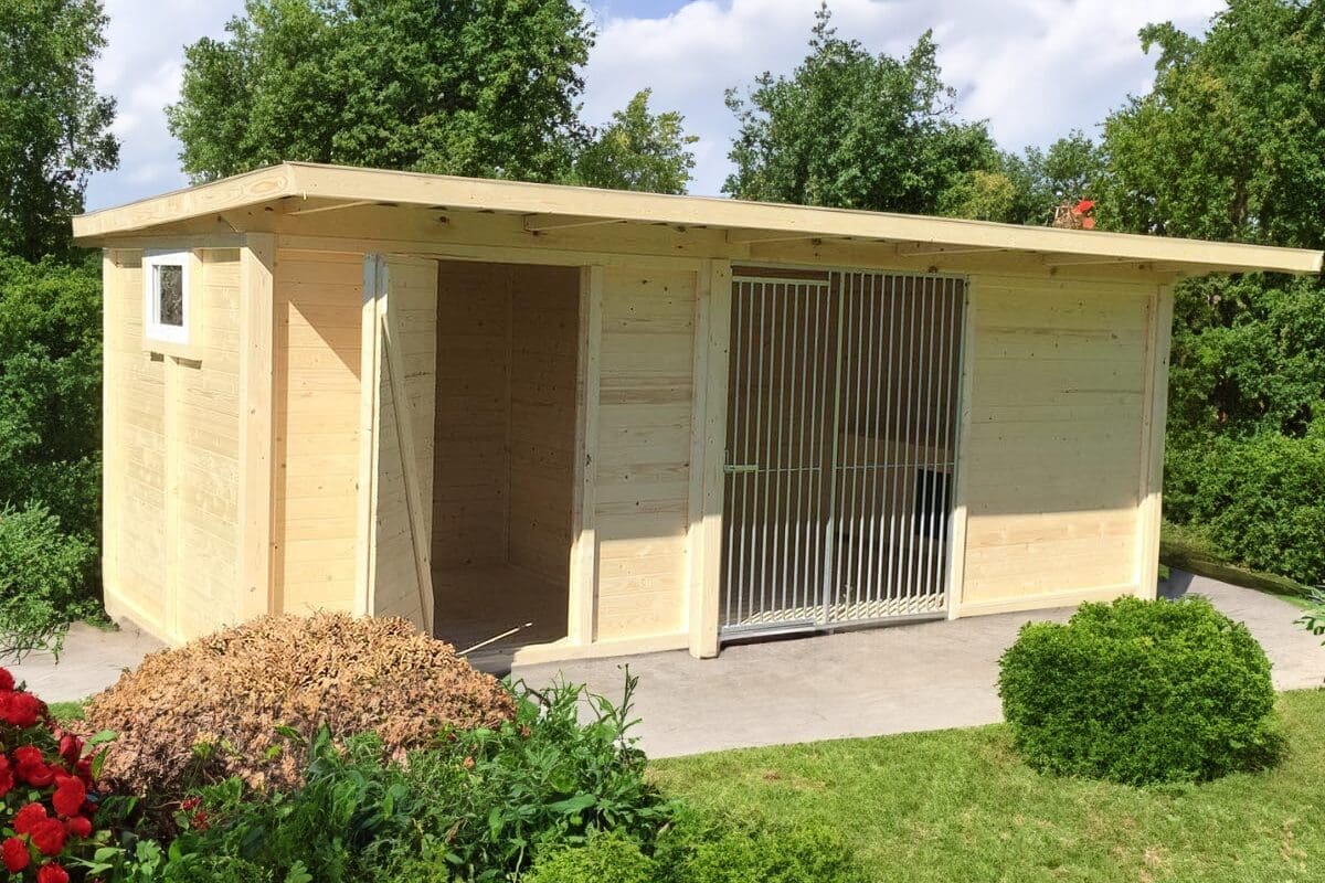 Hundezwinger mit Gerätehaus oder Züchterraum